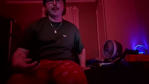 Snapshot of 420jizzva chatting on 03-10-26, 12:48 Daddythickdick420 online show from 03-10-26, 12:48