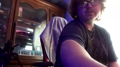 Snapshot of 420jizzva chatting on 05-19-26, 10:27 Daddythickdick420 online show from 05-19-26, 10:27