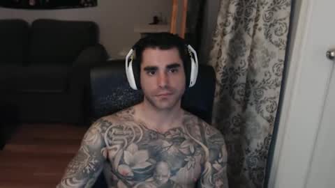 Snapshot of 420randomguy chatting on 04-15-26, 01:01 Anomander Rake online show from 04-15-26, 01:01