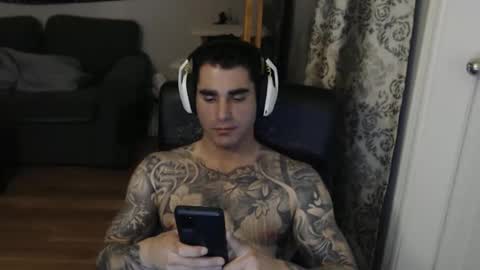 Snapshot of 420randomguy chatting on 04-18-26, 11:49 Anomander Rake online show from 04-18-26, 11:49