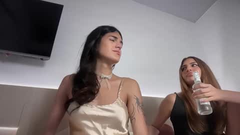 Snapshot of 4444ngel chatting on 09-28-25, 11:32 Gabriela online show from 09-28-25, 11:32