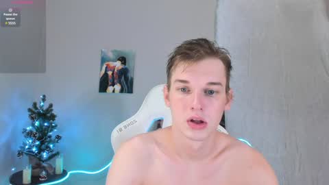 Snapshot of 4ever_dude chatting on 01-04-25, 03:40 Andrew online show from 01-04-25, 03:40