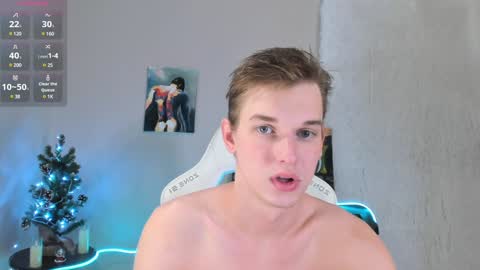 Snapshot of 4ever_dude chatting on 01-06-25, 03:09 Andrew online show from 01-06-25, 03:09