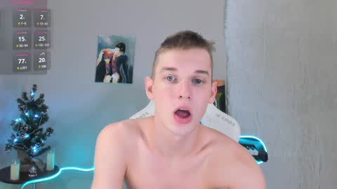 Snapshot of 4ever_dude chatting on 01-14-25, 03:43 Andrew online show from 01-14-25, 03:43