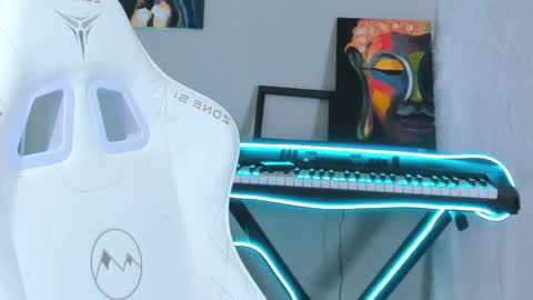 Snapshot of 4ever_dude chatting on 02-20-25, 03:56 Andrew online show from 02-20-25, 03:56