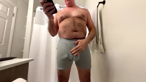 Snapshot of 50plusbeachbum chatting on 01-27-25, 03:37 50plusbeachbumm online show from 01-27-25, 03:37