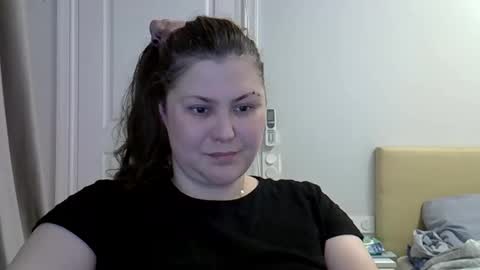 Snapshot of 5anna chatting on 10-18-25, 04:52 5anna online show from 10-18-25, 04:52