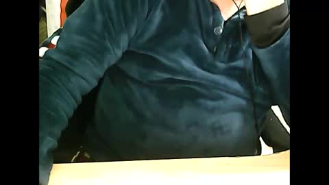 Snapshot of 69desamor chatting on 12-20-24, 07:12 69desamor online show from 12-20-24, 07:12