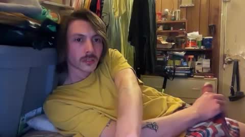 Snapshot of 69j0hndo chatting on 02-15-25, 10:11 FUCKR online show from 02-15-25, 10:11