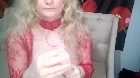 Snapshot of 6redhotbunnie9 chatting on 11-09-25, 06:12 6redhotbunnie9 online show from 11-09-25, 06:12