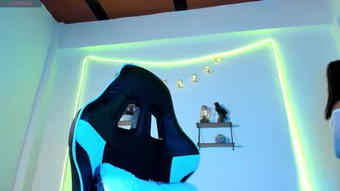 Snapshot of 77neferkitty77 chatting on 10-13-25, 12:21    online show from 10-13-25, 12:21