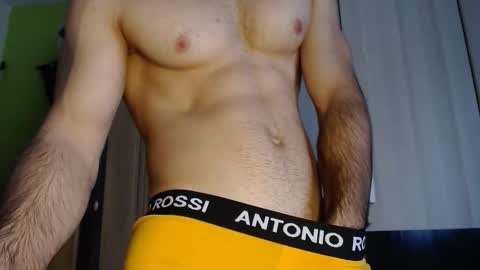 Snapshot of 8000zuerich chatting on 10-13-25, 09:20 Nicolas online show from 10-13-25, 09:20