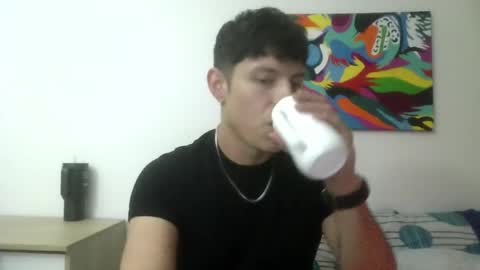 Snapshot of 82tomas chatting on 04-19-26, 11:40 82tomas online show from 04-19-26, 11:40