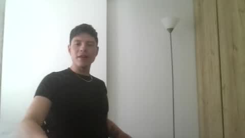 Snapshot of 82tomas chatting on 04-21-26, 04:01 82tomas online show from 04-21-26, 04:01