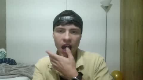Snapshot of 82tomas chatting on 04-28-26, 03:11 82tomas online show from 04-28-26, 03:11