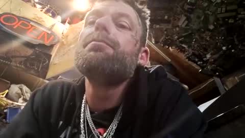 85dilligaf online show from 11-17-25, 07:30