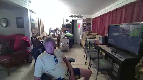 Snapshot of 86406stud chatting on 12-21-24, 02:52 86406stud online show from 12-21-24, 02:52