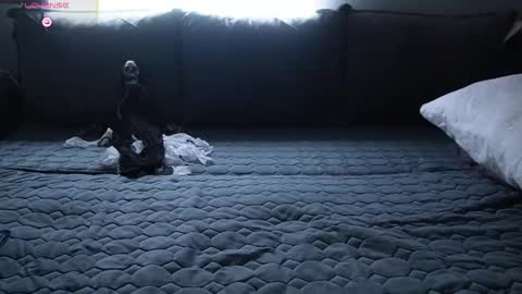 Monicano face online show from 11-01-25, 02:02