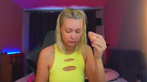 Snapshot of 88_nura chatting on 09-16-25, 02:45 Nura online show from 09-16-25, 02:45