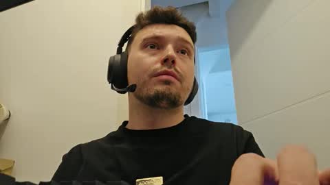 Snapshot of 8inchdude93 chatting on 09-15-25, 10:15 8inchdude93 online show from 09-15-25, 10:15