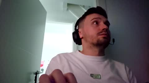 Snapshot of 8inchdude93 chatting on 11-04-25, 11:20 8inchdude93 online show from 11-04-25, 11:20