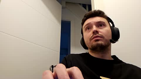 8inchdude93 online show from 11-11-25, 09:53