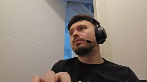 8inchdude93 online show from 02-25-26, 10:03