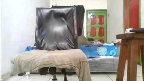 8inchesedger online show from 07-09-26, 03:27