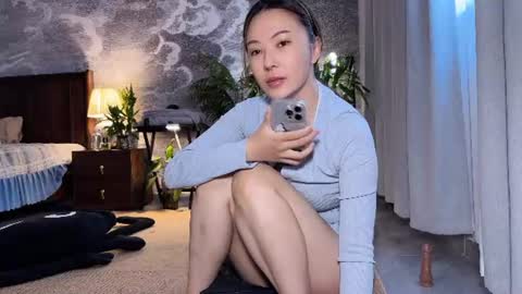 lily online show from 06-15-26, 06:48