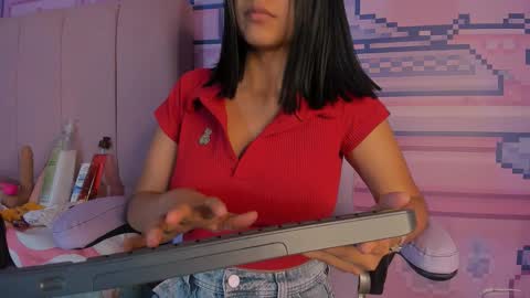 Alice  online show from 10-15-25, 02:33