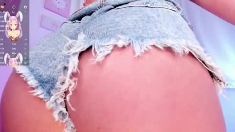 Snapshot of _abby_westt chatting on 09-18-25, 03:30 Sophia  online show from 09-18-25, 03:30