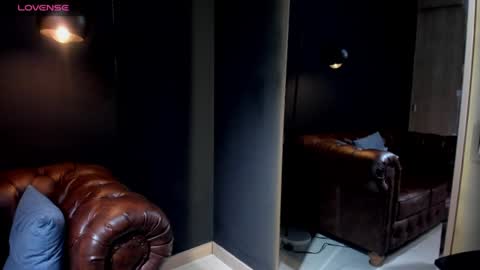 Snapshot of _adamcoper_ chatting on 06-11-26, 02:53 _adamcoper_ online show from 06-11-26, 02:53