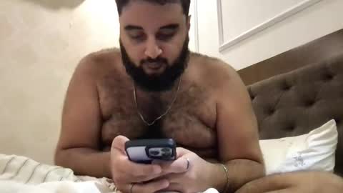 Snapshot of _alan_bear_ chatting on 04-07-26, 05:57 Alan online show from 04-07-26, 05:57