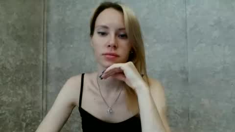 Snapshot of _alex1819 chatting on 06-10-26, 08:24 _alex1819 online show from 06-10-26, 08:24