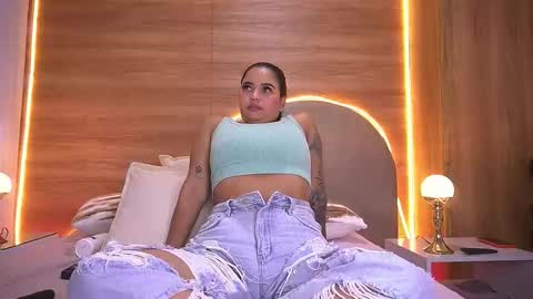 Snapshot of _alexaa_20 chatting on 02-13-26, 12:01 Alexa online show from 02-13-26, 12:01