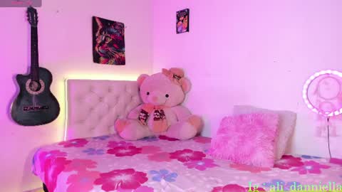 danniella    Indepeding Model  online show from 07-27-26, 12:23