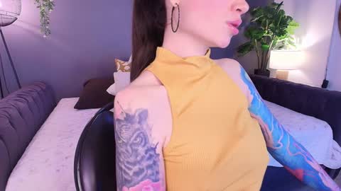 Snapshot of _aliice_1 chatting on 02-04-25, 10:55 Alice online show from 02-04-25, 10:55