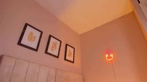 Hii I m Alison   online show from 10-11-25, 11:47