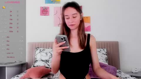 Snapshot of _alissaa_ chatting on 04-21-26, 08:42 Alice online show from 04-21-26, 08:42
