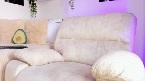 Snapshot of _alissonrose chatting on 01-29-25, 04:19 Karo online show from 01-29-25, 04:19