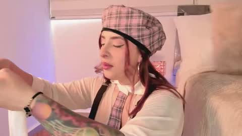 Snapshot of _alissonrose chatting on 11-24-25, 07:57 Karo online show from 11-24-25, 07:57