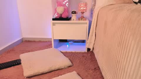 Snapshot of _alissonrose chatting on 11-28-25, 08:55 Karo online show from 11-28-25, 08:55