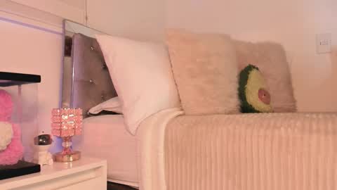 Snapshot of _alissonrose chatting on 12-04-25, 08:06 Karo online show from 12-04-25, 08:06