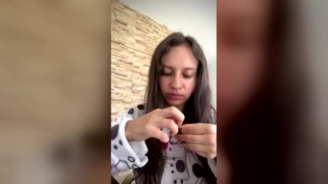 Snapshot of _alyson chatting on 02-04-26, 06:47 _alyson online show from 02-04-26, 06:47