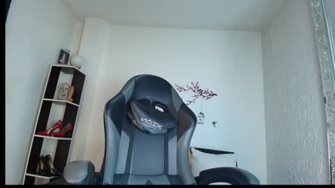 Snapshot of _anais_lanz chatting on 07-04-26, 04:29 Anais online show from 07-04-26, 04:29