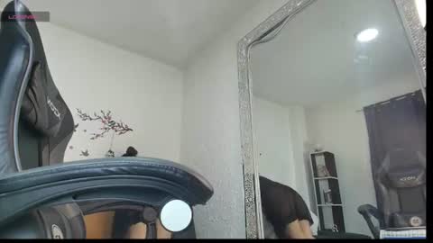 Snapshot of _anais_lanz chatting on 07-19-26, 04:16 Anais online show from 07-19-26, 04:16