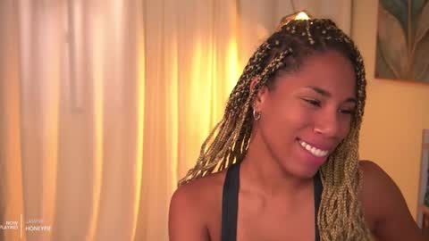 Snapshot of _angeleyes chatting on 10-03-25, 09:56 Angie -  online show from 10-03-25, 09:56