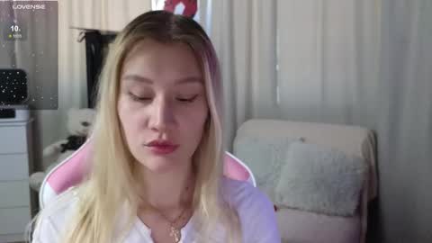 Anna Nolan online show from 09-17-25, 06:26