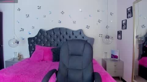 Snapshot of _antonnela_ chatting on 02-04-25, 01:48 antonnela online show from 02-04-25, 01:48