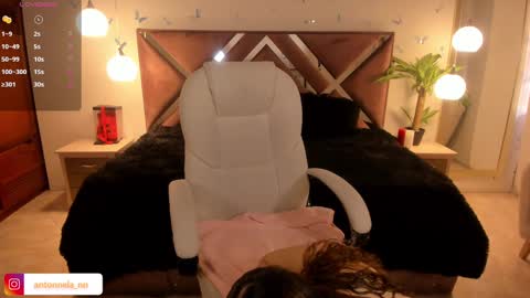 Snapshot of _antonnela_ chatting on 09-13-25, 01:22 antonnela online show from 09-13-25, 01:22